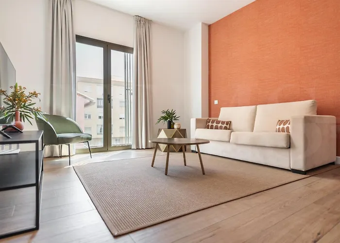 Sunny With Terrace By Rems Málaga