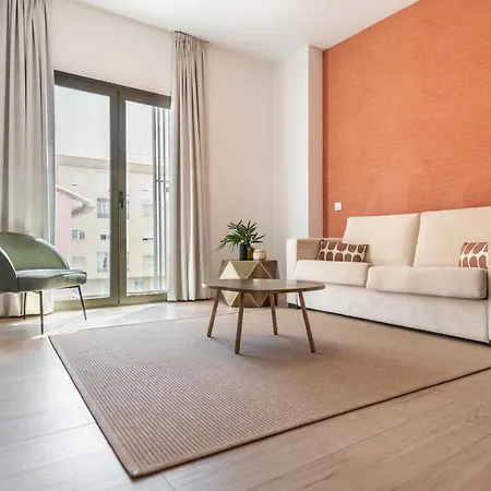 Sunny With Terrace By Rems Malaga